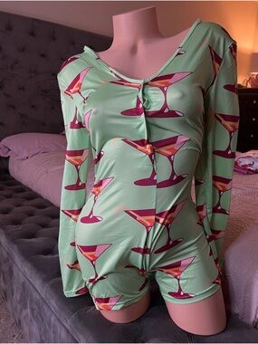 Women’s Mint Green Martini Print Long-Sleeve Romper